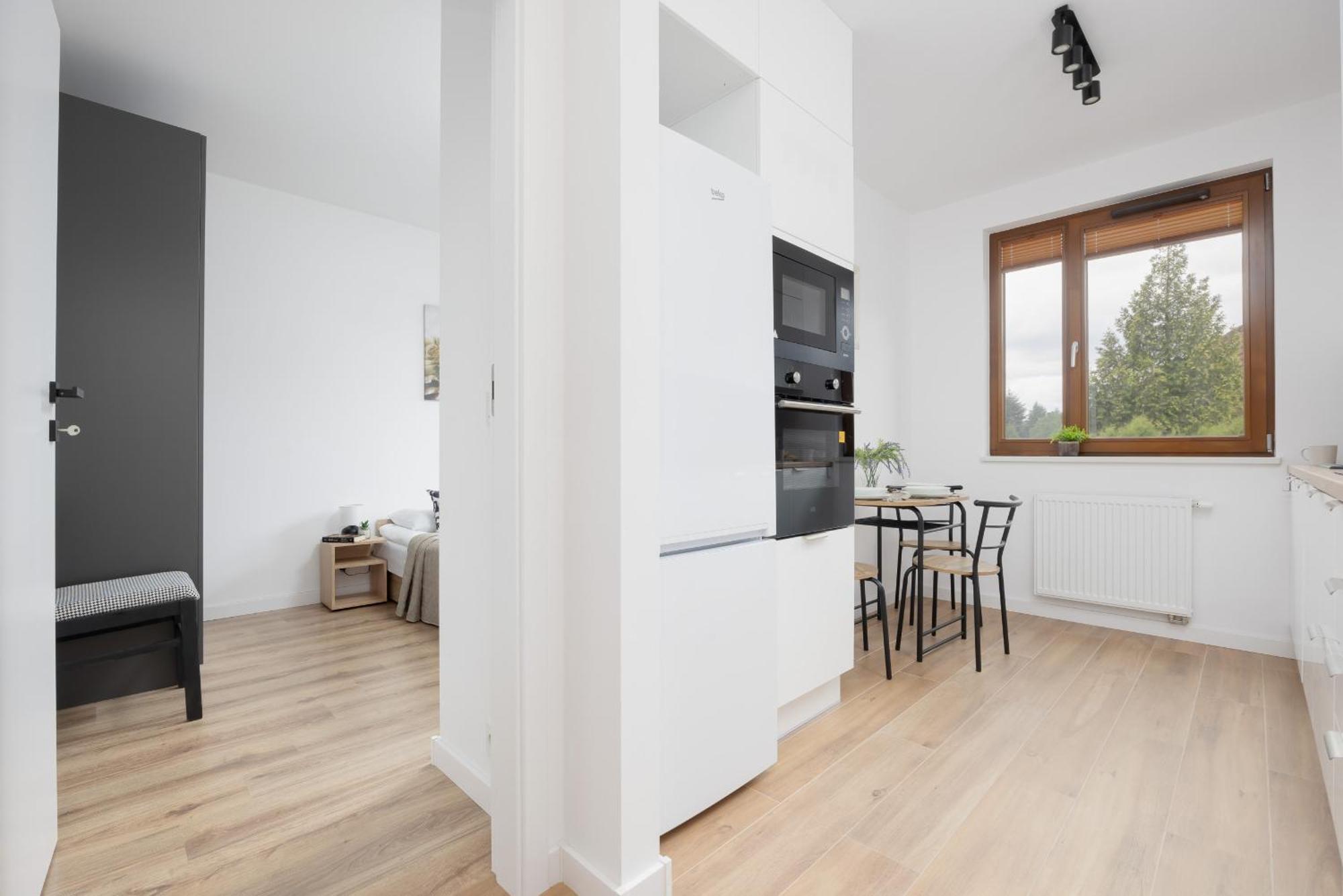 Nowoczesny Workspace Solipska Z Parkingiem By Renters Apartment Warsaw